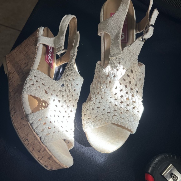 Shoes size 9M - Picture 4 of 15